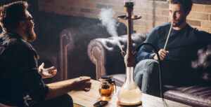 シーシャ（水タバコ）は、従来の喫煙と同様に妊活には有害である