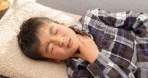 小児喘息は梅雨時期に要注意！家庭でできる予防と対策法