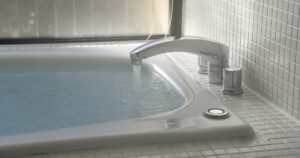 「産後１ヶ月は湯船に入れない」は、もう古い！最新研究結果が報告されました